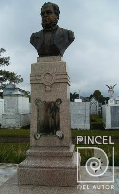 Foto de la tumba de Juan Rafael Mora, después del robo de la placa por Bonilla, Juan Ramón. Patrimonio cultural escultórico