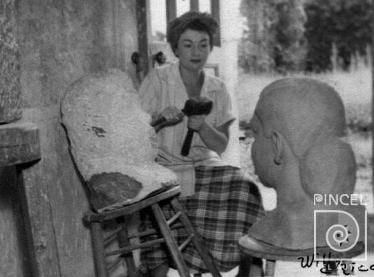 María Esquivel esculpiendo por Escuela Nacional de Bellas Artes. Esquivel, María de los Ángeles