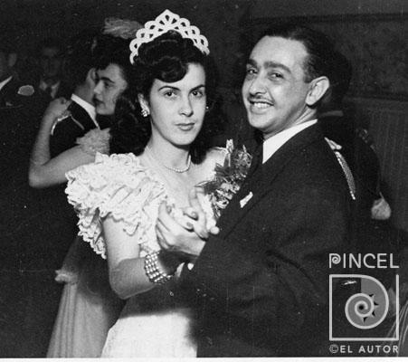 Margarita Gómez González reina de Bellas Artes y Manuel de la Cruz Gonzalez bailando. por Escuela Nacional de Bellas Artes. Gómez, Margarita. González, Manuel de la Cruz