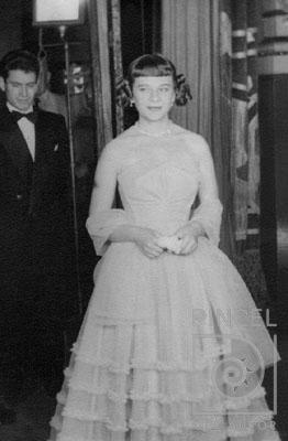 Xenia Gordieko, reina de Bellas Artes por Escuela Nacional de Bellas Artes. Gordienko, Xenia