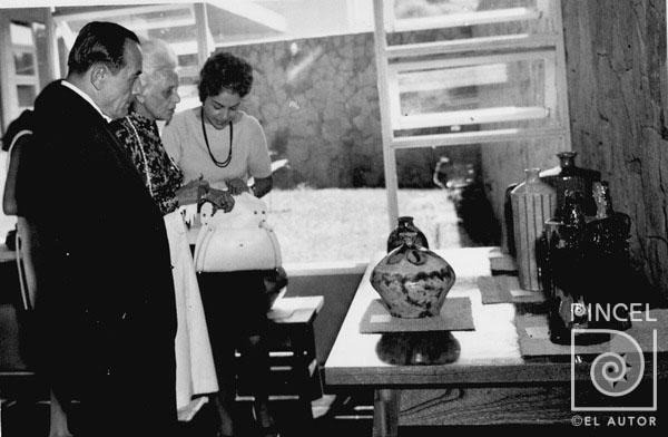 Exposición de cerámica en la Escuela de Bellas Artes por Escuela Nacional de Bellas Artes.  Portuguez Fucigna, John. Fonseca Boraschi, Cecilia