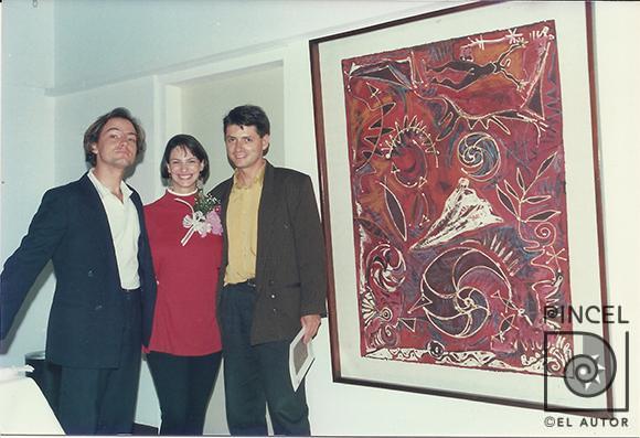 La artista con Klaus Steinmetz (galerista) y el artista Miguel Hernández por Martén, Ana Isabel. Grupo Bocaracá. Hernández, Miguel.