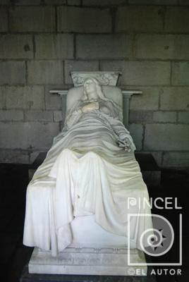 Luisa Otoya de Amerling, estatua funeraria por Palacios Cabello, Eloy (extranjero). Patrimonio cultural escultórico