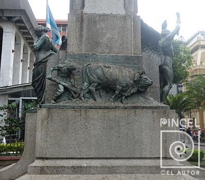 Monumento a Juan Rafael Mora Porras (detalle lateral izquierdo) por Piraino, Pietro (extranjero). Patrimonio cultural escultórico