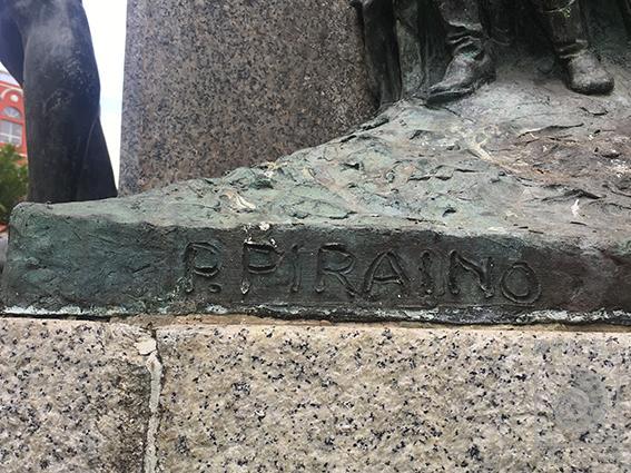 Monumento a Juan Rafael Mora Porras (detalle firma del autor) por Piraino, Pietro (extranjero). Patrimonio cultural escultórico