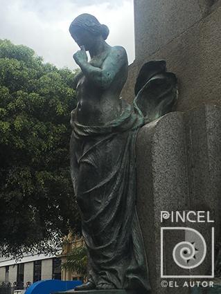 Monumento a Juan Rafael Mora Porras .  La Scienza(detalle lado oeste) por Piraino, Pietro (extranjero). Patrimonio cultural escultórico