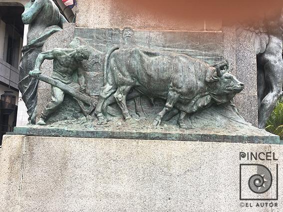 Monumento a Juan Rafael Mora Porras (detalle lado sur) por Piraino, Pietro (extranjero). Patrimonio cultural escultórico