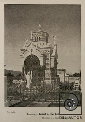 Cementerio General de San José. Mausoleo de la familia Rojas Alvarez por Rudd, Harrison Nathaniel. Tenca, Francisco. Calderón, Próspero