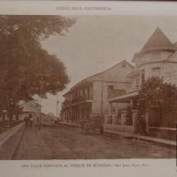 Una calle contigua al parque Morazán por Baixench, Pablo