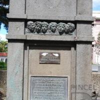 Fuente homenaje a Marcelino García Flamenco (Estructura cemento) por Bonilla, Juan Ramón