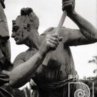 Monumento Nacional (Detalle figura con hacha) por Carrier Belleuse, Louis (extranjero). Patrimonio cultural escultórico