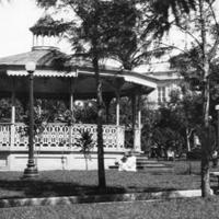 Kiosko del Parque Central por Céspedes, Amando