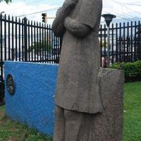 Monumento al Dr. Moreno Cañas  (vista lateral) por Chacón, Juan Rafael