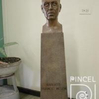 Roberto Brenes Mesén (con pedestal) por Chacón, Juan Rafael