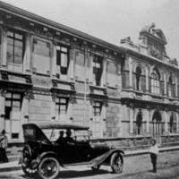 Ángulo sureste de la antigua Biblioteca Nacional por Documental. Patrimonio Arquitectónico