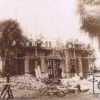 Fachada de la iglesia de Curridabat en Construcción por Documental. Quirós, Teodorico. Patrimonio Arquitectónico