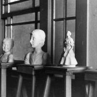 Exposición de 1949. Salón de Modelado por Escuela Nacional de Bellas Artes