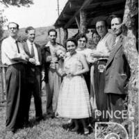 Paseo a Villa Colón para festejar reeleción de John Portuguez como decano por Escuela Nacional de Bellas Artes.  Portuguez Fucigna, John. Amighetti, Francisco. Bertheau, Margarita. Salazar Quesada, José Francisco. Jiménez, Guillermo