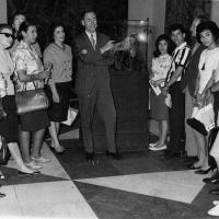 Visita de profesores y alumnos de Bellas Artes al Museo Metropolitano de Nueva York por Escuela Nacional de Bellas Artes. Romero, Sonia. Amighetti, Francisco. López Escarré, José Luis