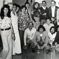 Artistas de la CREAGRAF con el artista Rodolfo Abularach que dió clases de grabado por Fernández, Lola. Carazo, Claudio. Romero, Sonia. Pino, Georgina. Valverde, César. Carballo, Fernando. Soto, Zulay. Ycaza, Alberto. Moya Barahona, Carlos. Hine, Ana Griselda