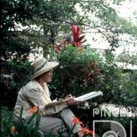 Cristina pintando en el jardín por Fournier, Cristina