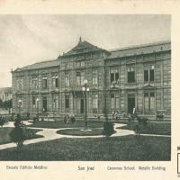 Escuela Edificio Metálico por Gómez Miralles, Manuel. Documental. Patrimonio Arquitectónico.