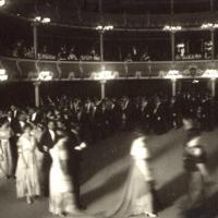 Luneta del Teatro Nacional levantada en un baile por Gómez Miralles, Manuel. Teatro Nacional