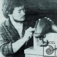 Aquiles Jiménez esculpiendo la obra maternidad por Jiménez, Aquiles. Documental