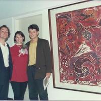 La artista con Klaus Steinmetz (galerista) y el artista Miguel Hernández por Martén, Ana Isabel. Grupo Bocaracá. Hernández, Miguel.