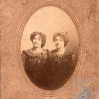 Silvia y Albina Fernández por Paynter Brothers