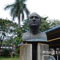 Busto del Dr. Rafael Ángel Calderón Guardia (detalle 2) por Portuguez Fucigna, John