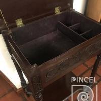 Mueble "Costurero" (abierto) por Sáenz, Adolfo