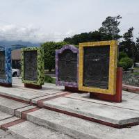 Nuevo emplazamiento relieves Homenaje a Colón del antiguo Obelisco por Sáenz González, Rafael. Solano, Noé