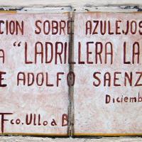 Placa de la Ladrillera La Uruca en el Pabellón del Parque España por Ulloa Báez, Francisco. Saénz, Adolfo