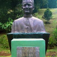 Padre Roberto López Varela por Umaña, Luis