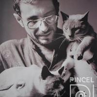 Retrato de Alberto Ycaza con sus dos gatos por Ycaza, Alberto. Valenciano, Adrián
